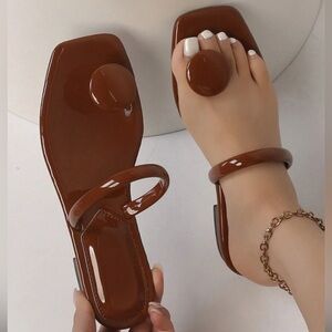 Shein brown summer flat sandals (Size 6.5)